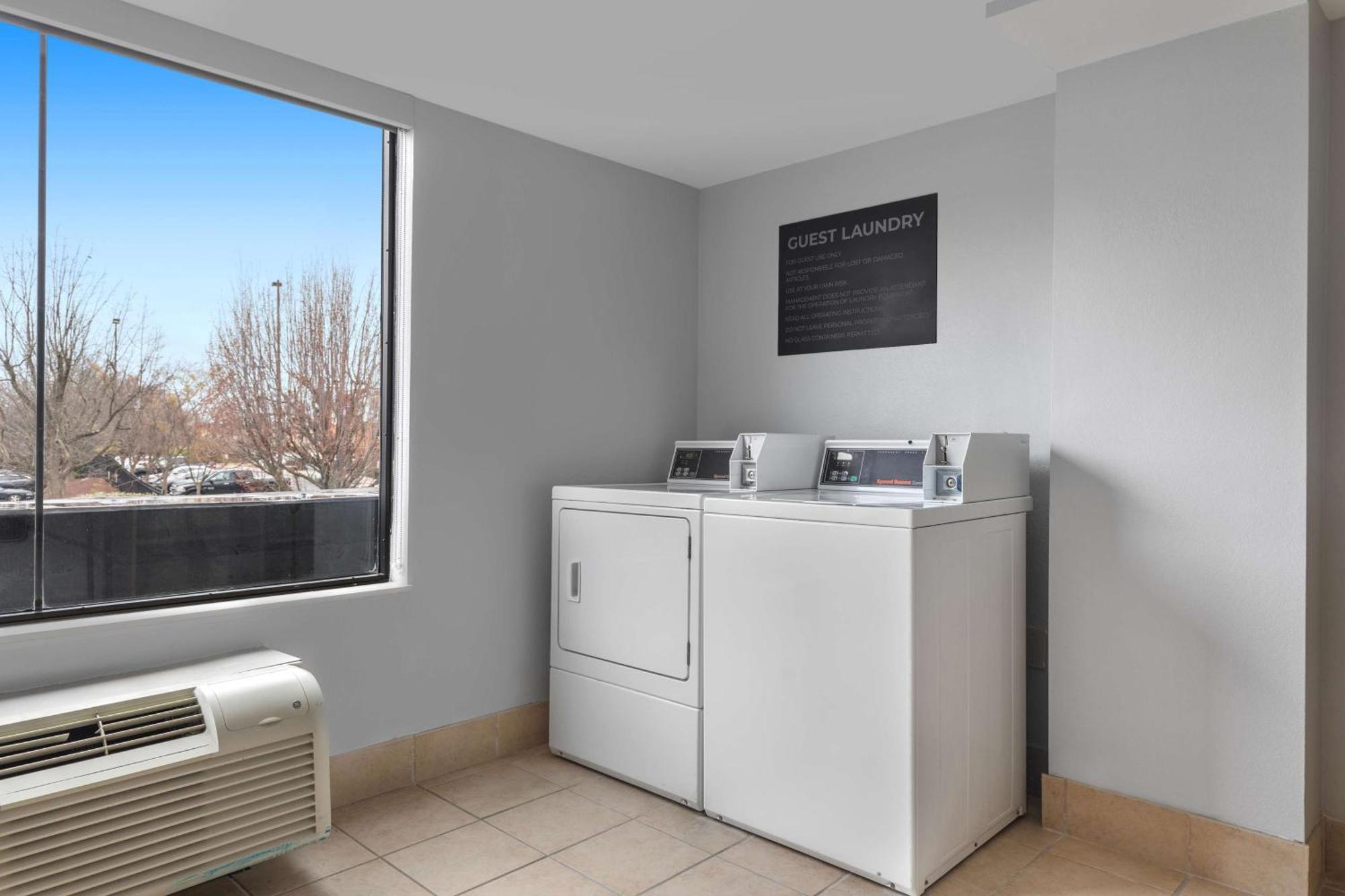 Spark By Hilton Winchester Esterno foto