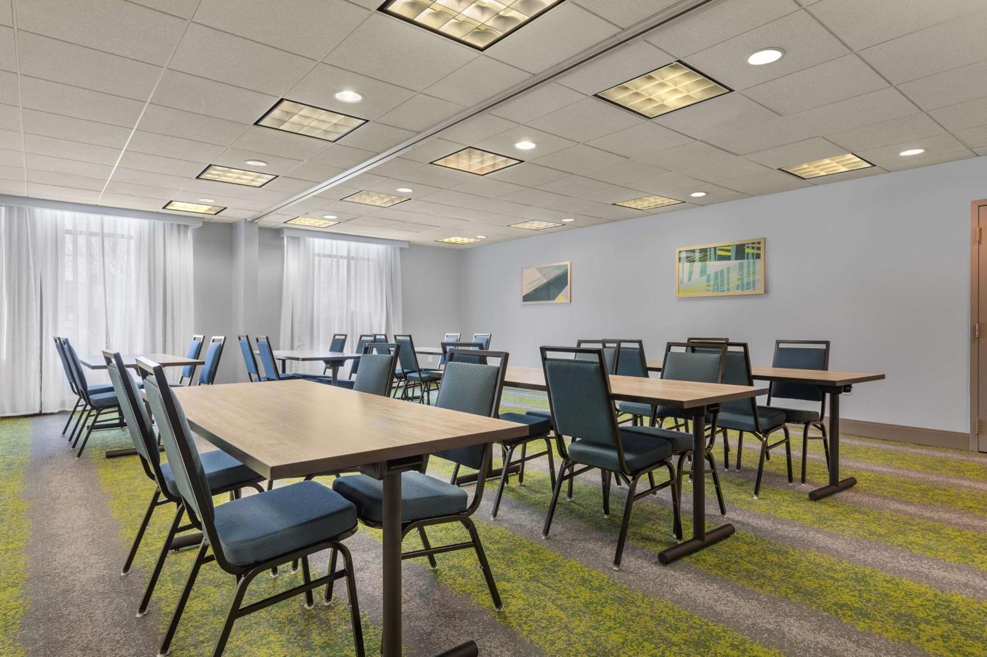 Spark By Hilton Winchester Esterno foto